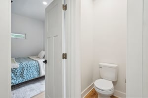 King Ave-S2208-035.jpg