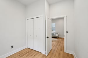 King Ave-S2208-040.jpg