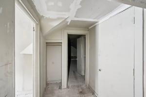 King Ave-S2208-043.jpg