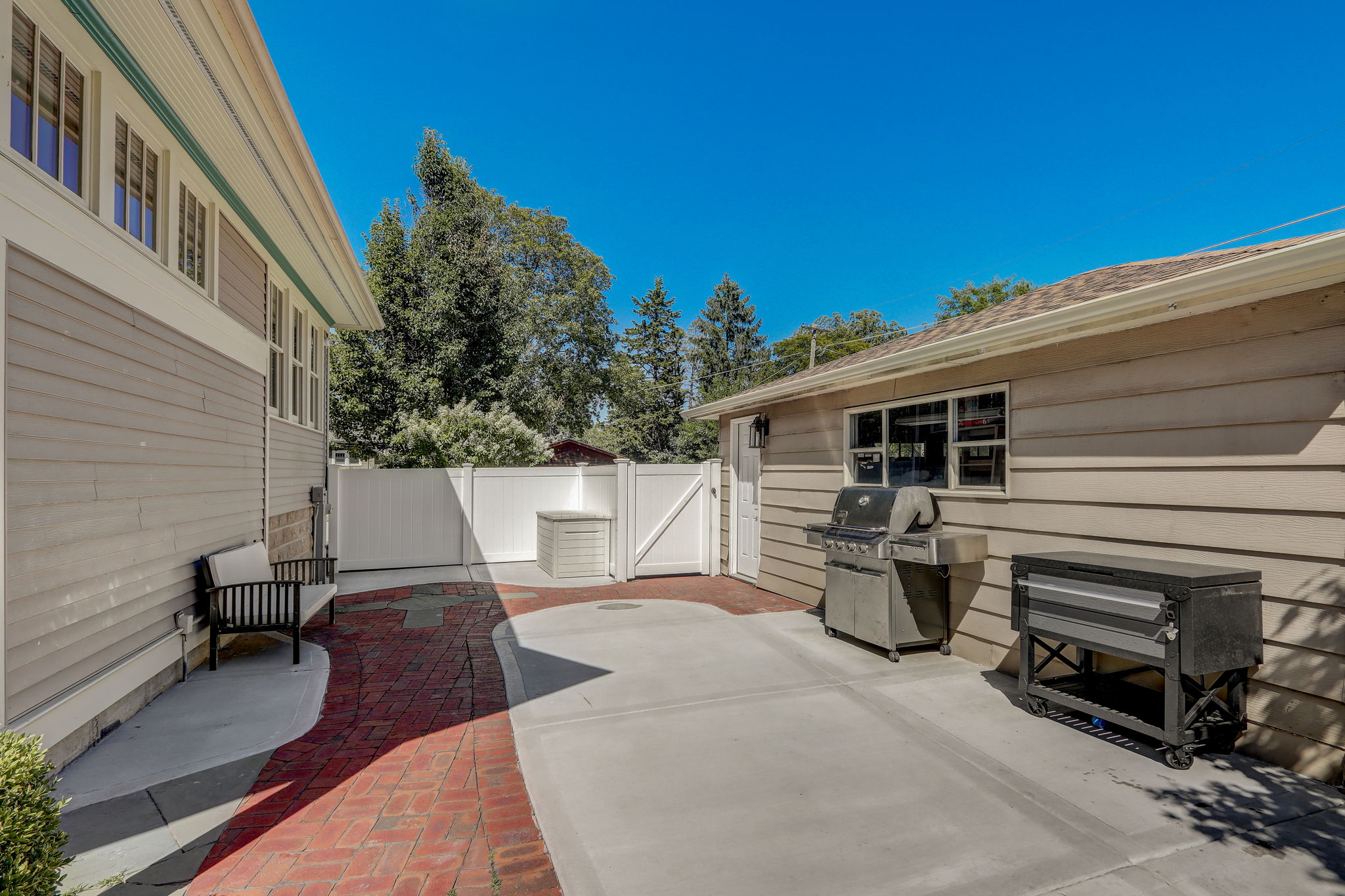 N Dunton Ave-051