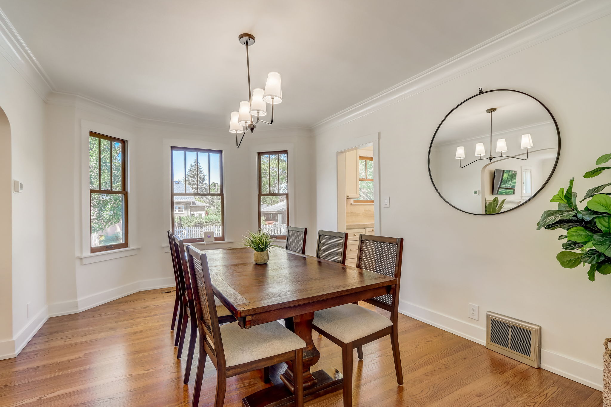 N Dunton Ave-016