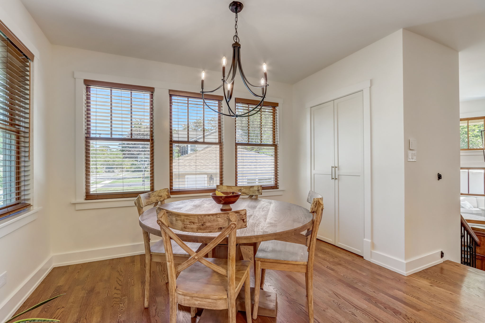 N Dunton Ave-022