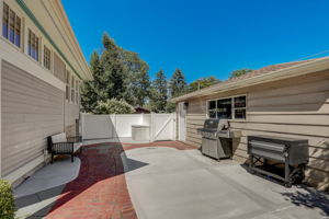 N Dunton Ave-051