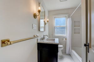 N Dunton Ave-025