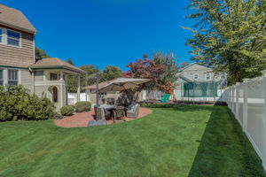N Dunton Ave-056