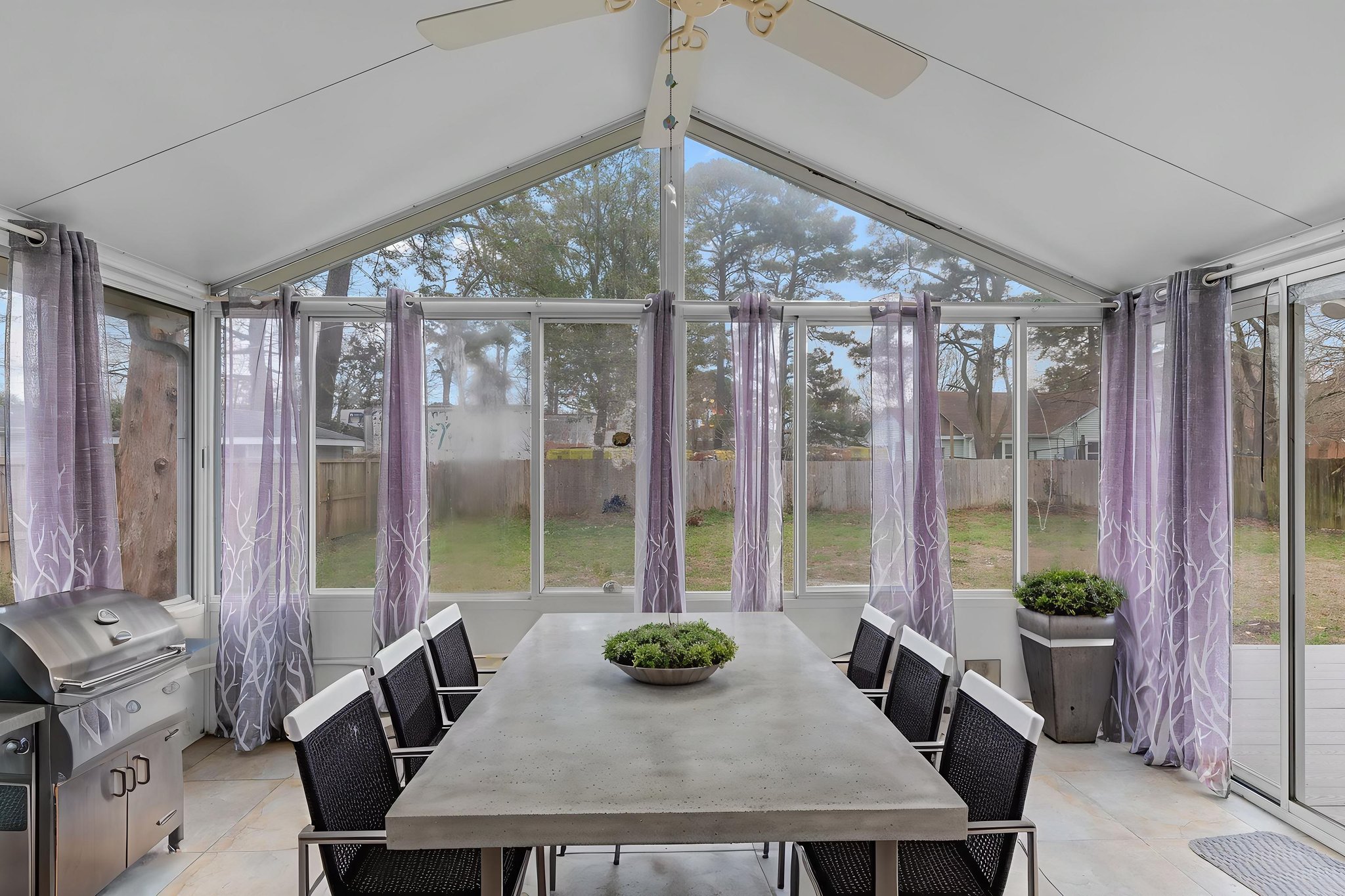 7X2A7381 virtually staged.jpeg