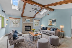 7X2A7221 virtually staged.jpeg