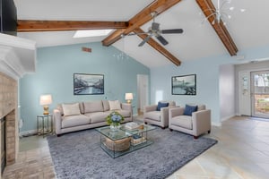 7X2A7241 virtually staged.jpeg