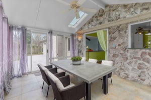 7X2A7386 virtually staged.jpeg