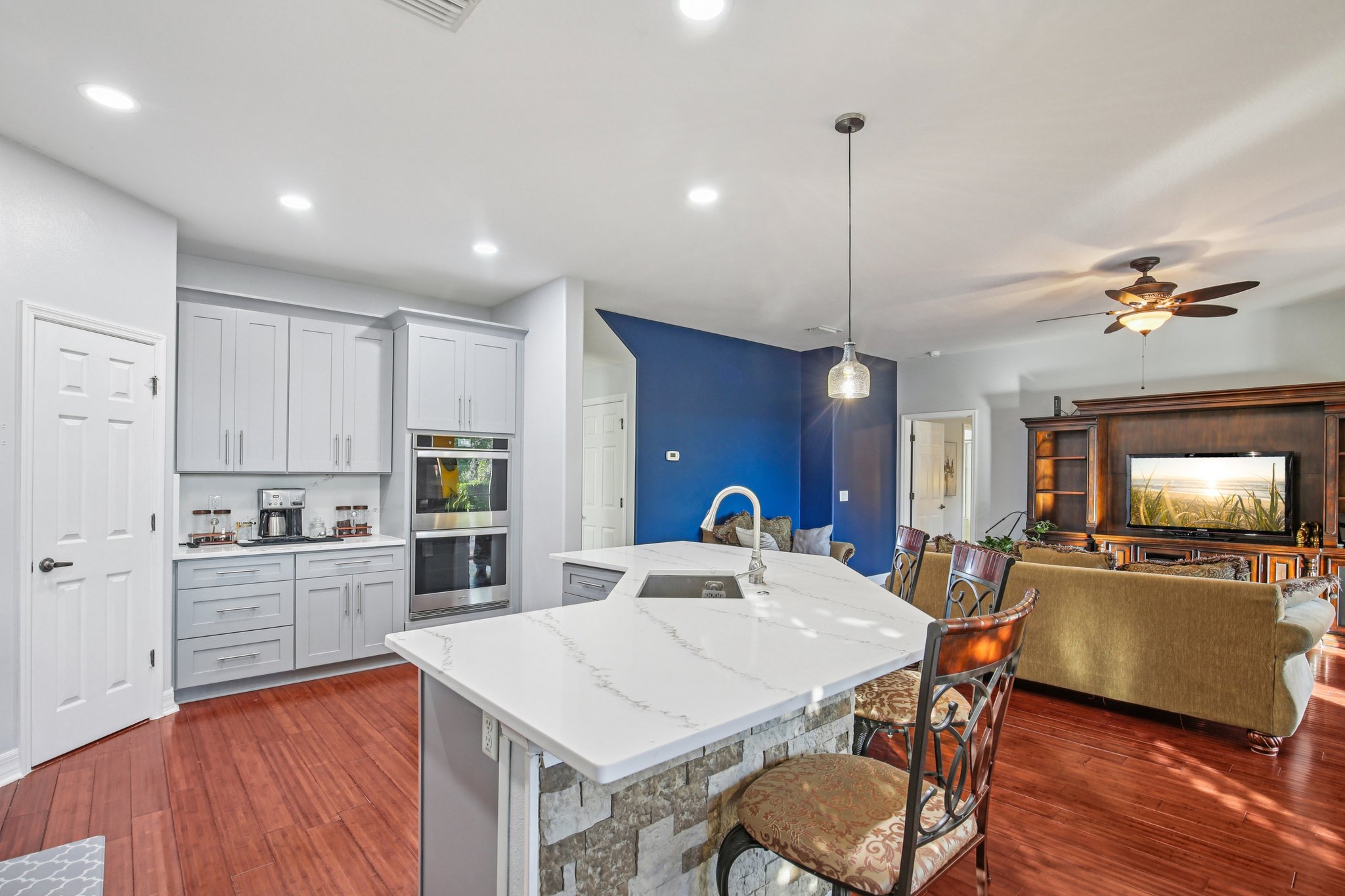 Toulon Blvd-S1312-019.jpg