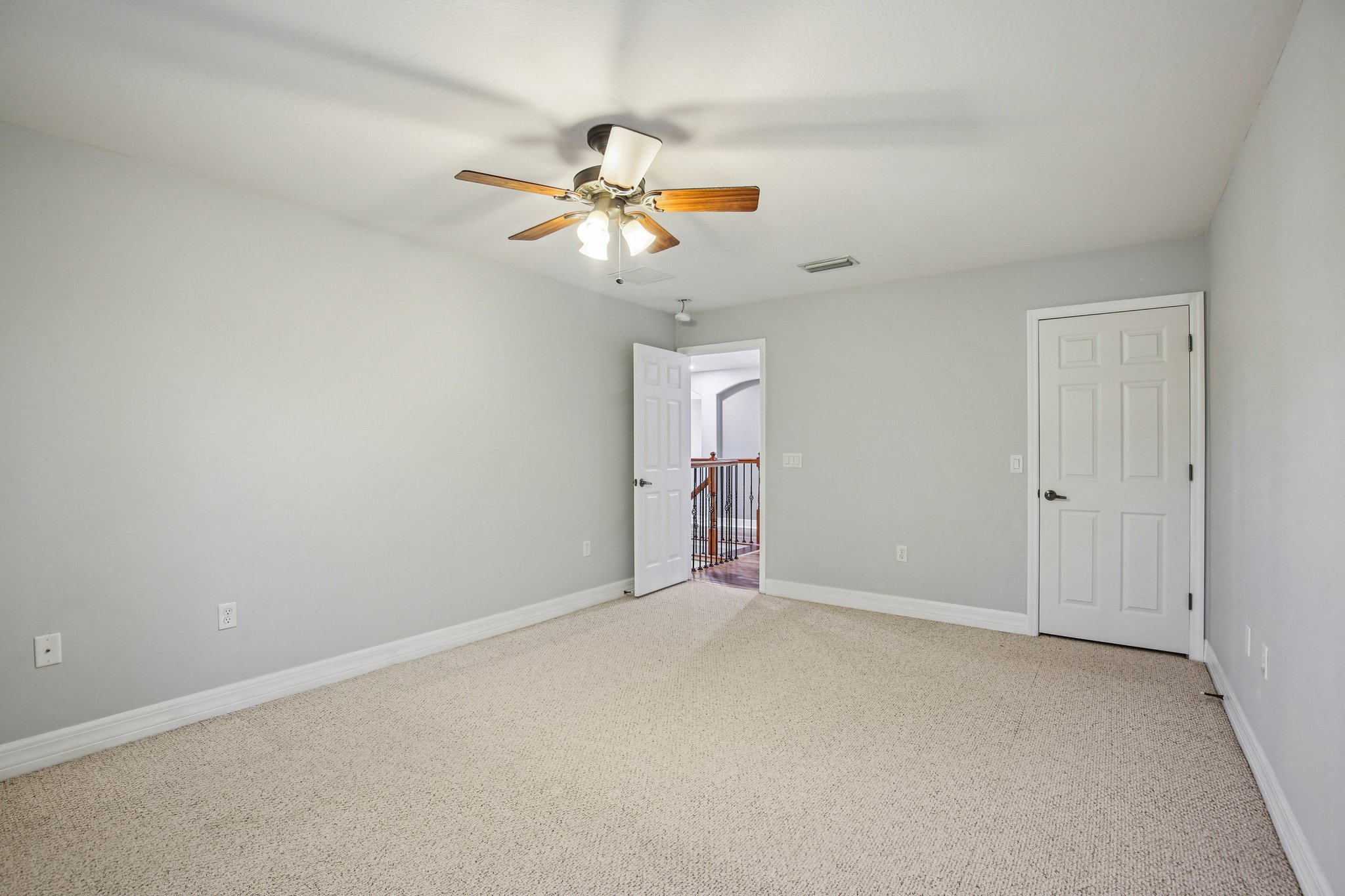 Toulon Blvd-S1312-036.jpg