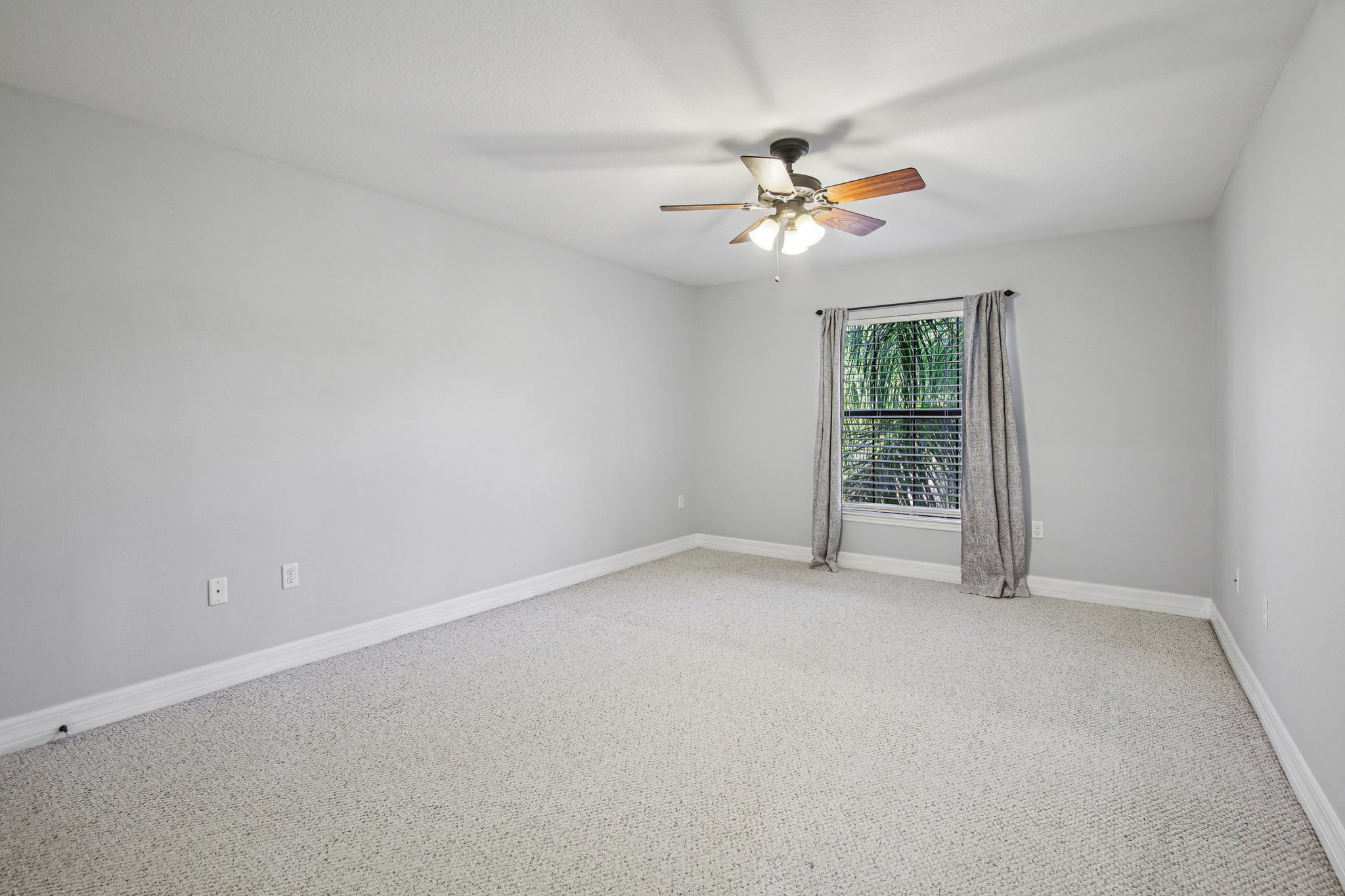 Toulon Blvd-S1312-038.jpg