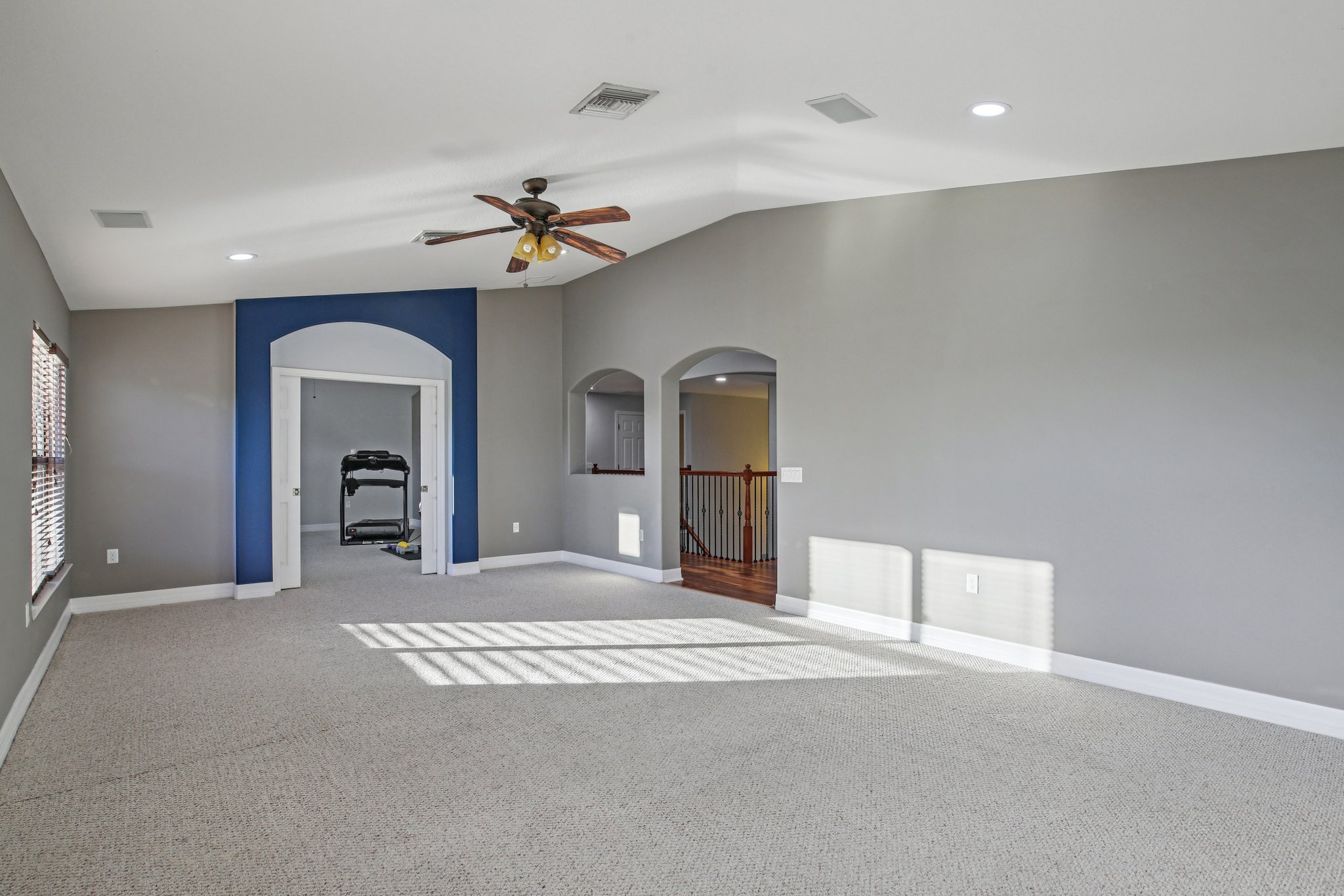 Toulon Blvd-S1312-048.jpg