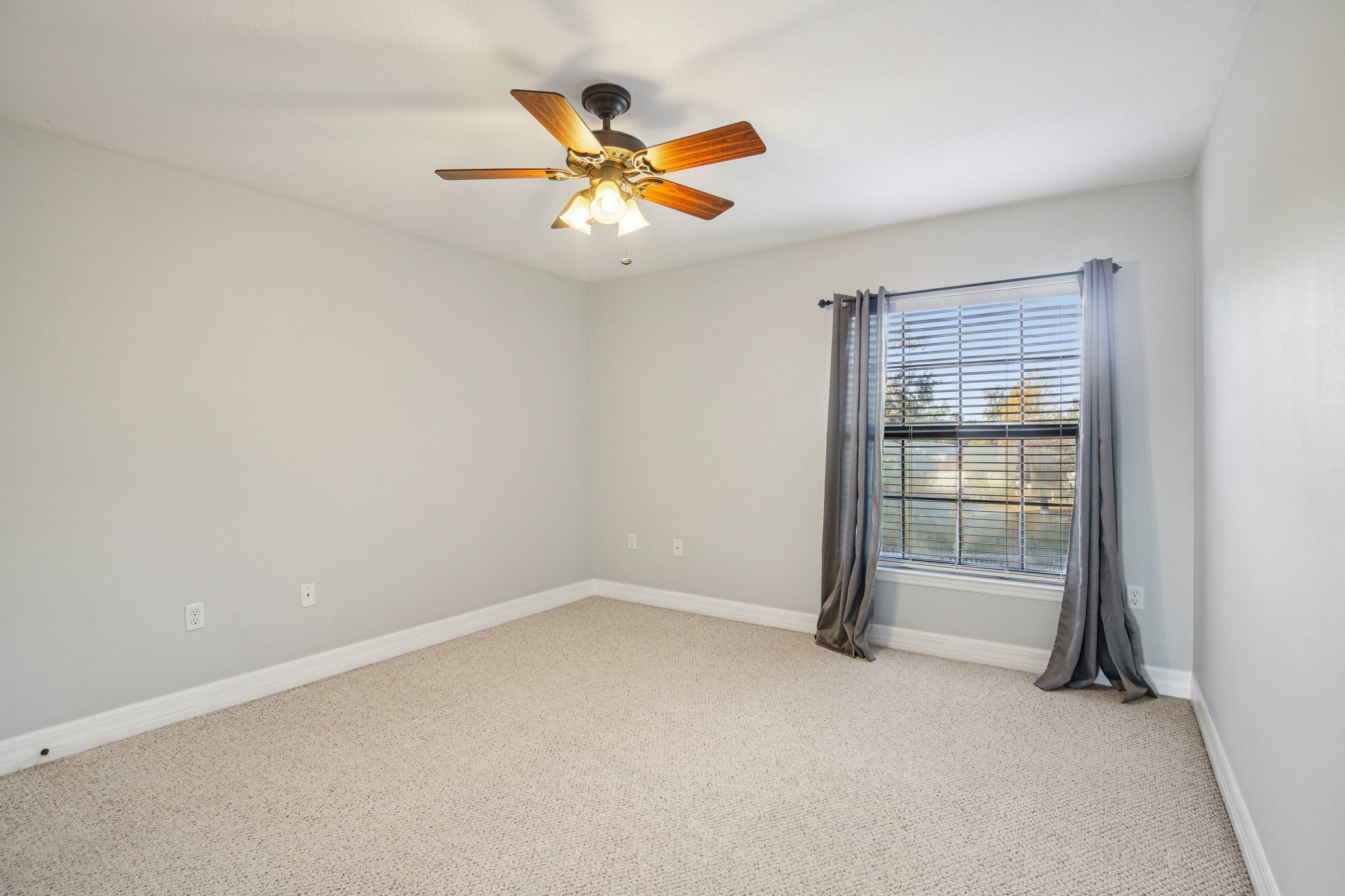 Toulon Blvd-S1312-050.jpg