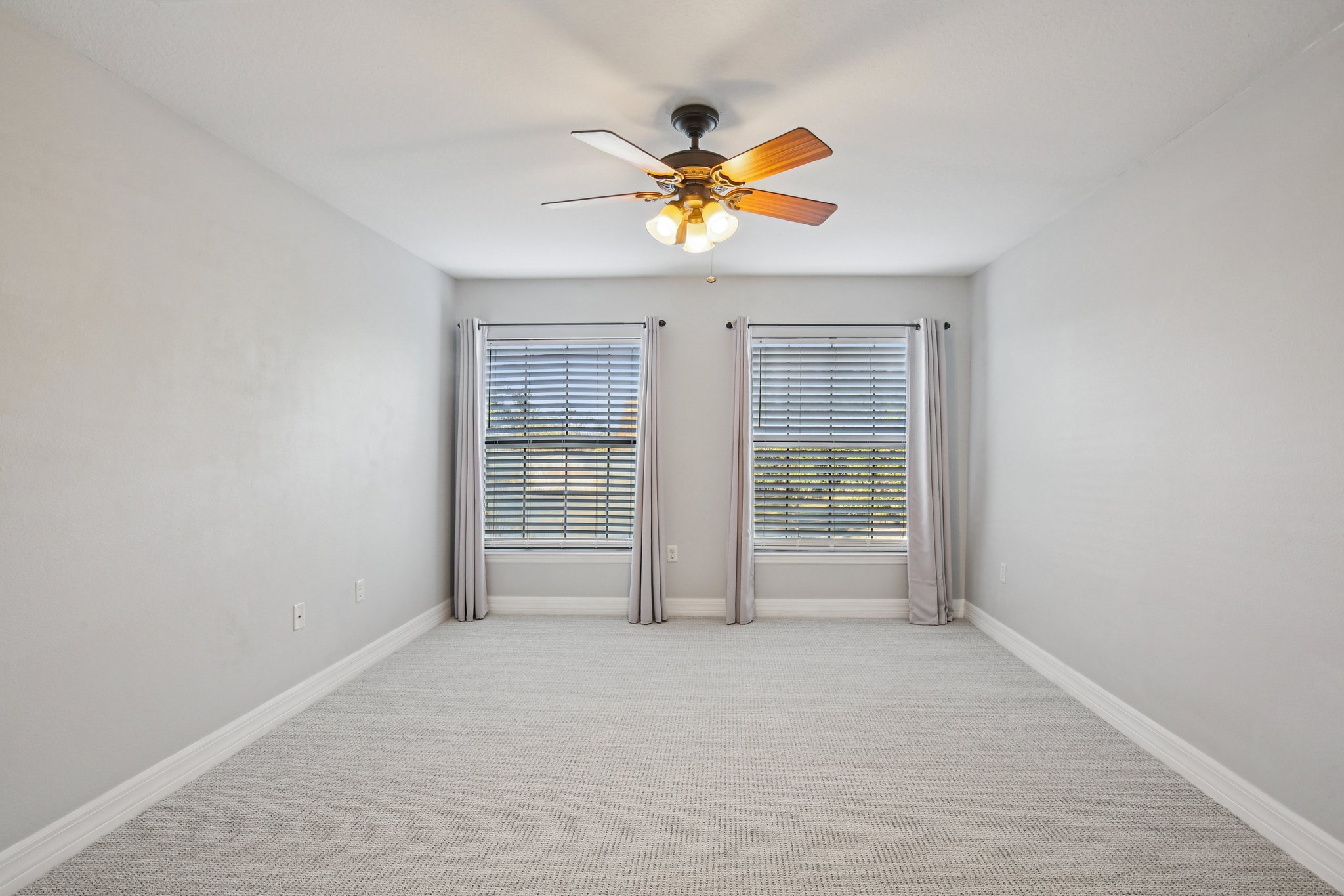 Toulon Blvd-S1312-053.jpg