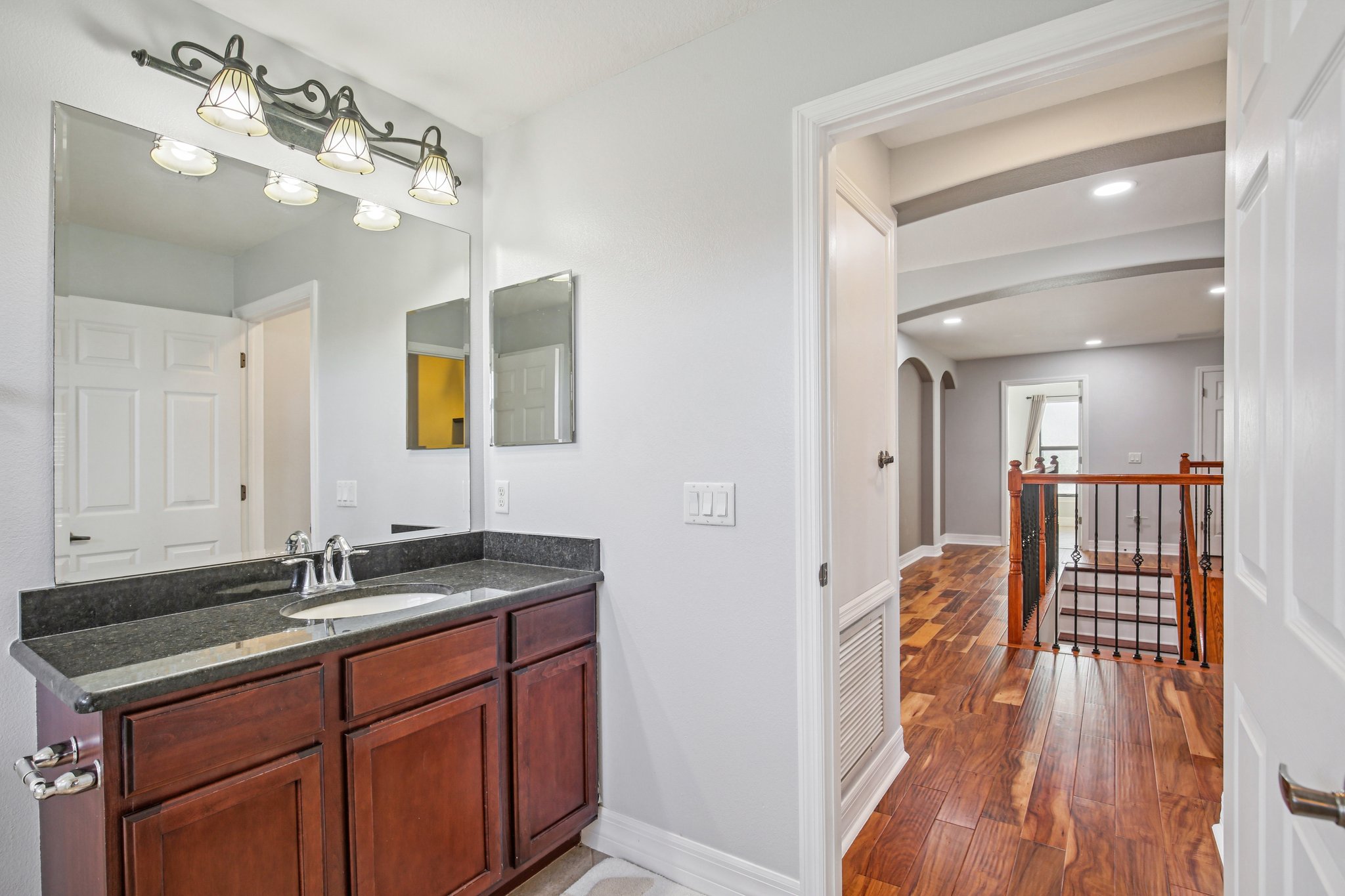 Toulon Blvd-S1312-058.jpg