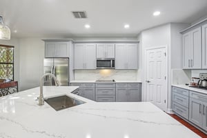 Toulon Blvd-S1312-023.jpg