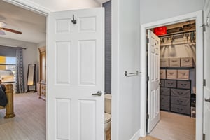 Toulon Blvd-S1312-034.jpg