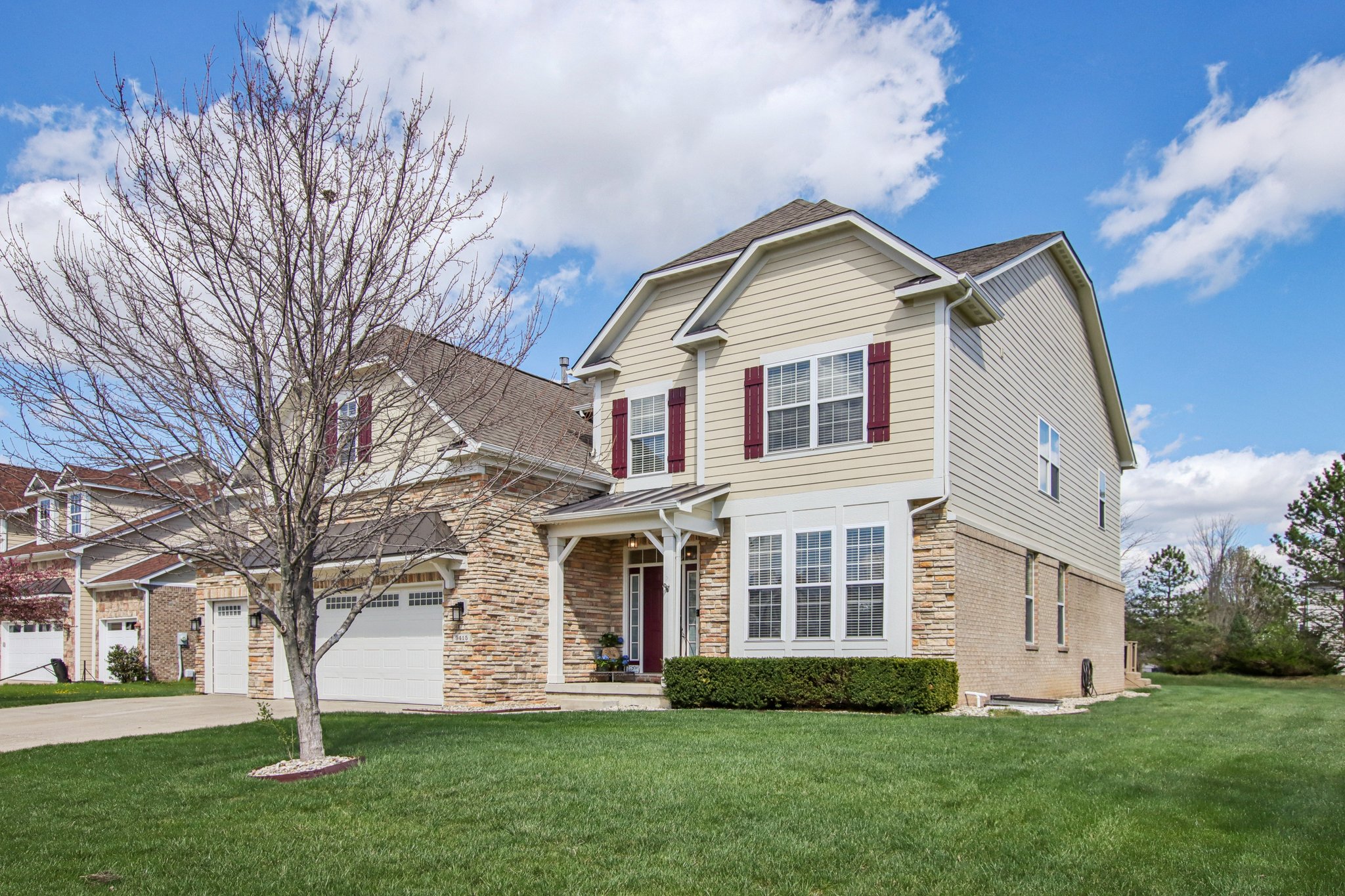 Woodslake Dr-S0704-003.jpg