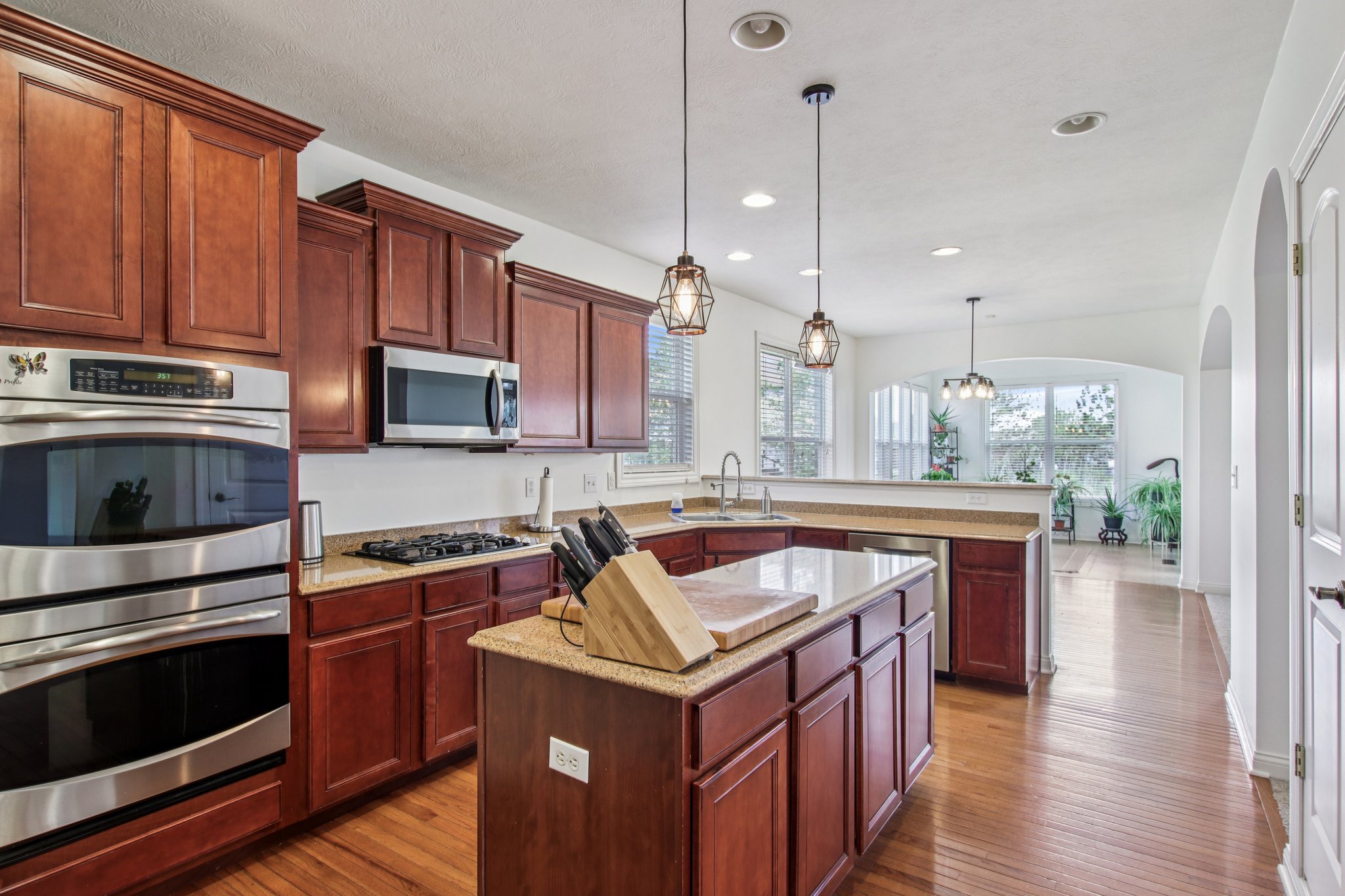 Woodslake Dr-S0704-018.jpg