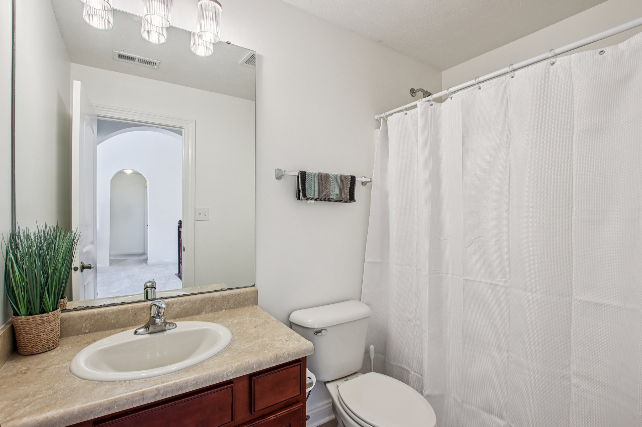 Woodslake Dr-S0704-024.jpg