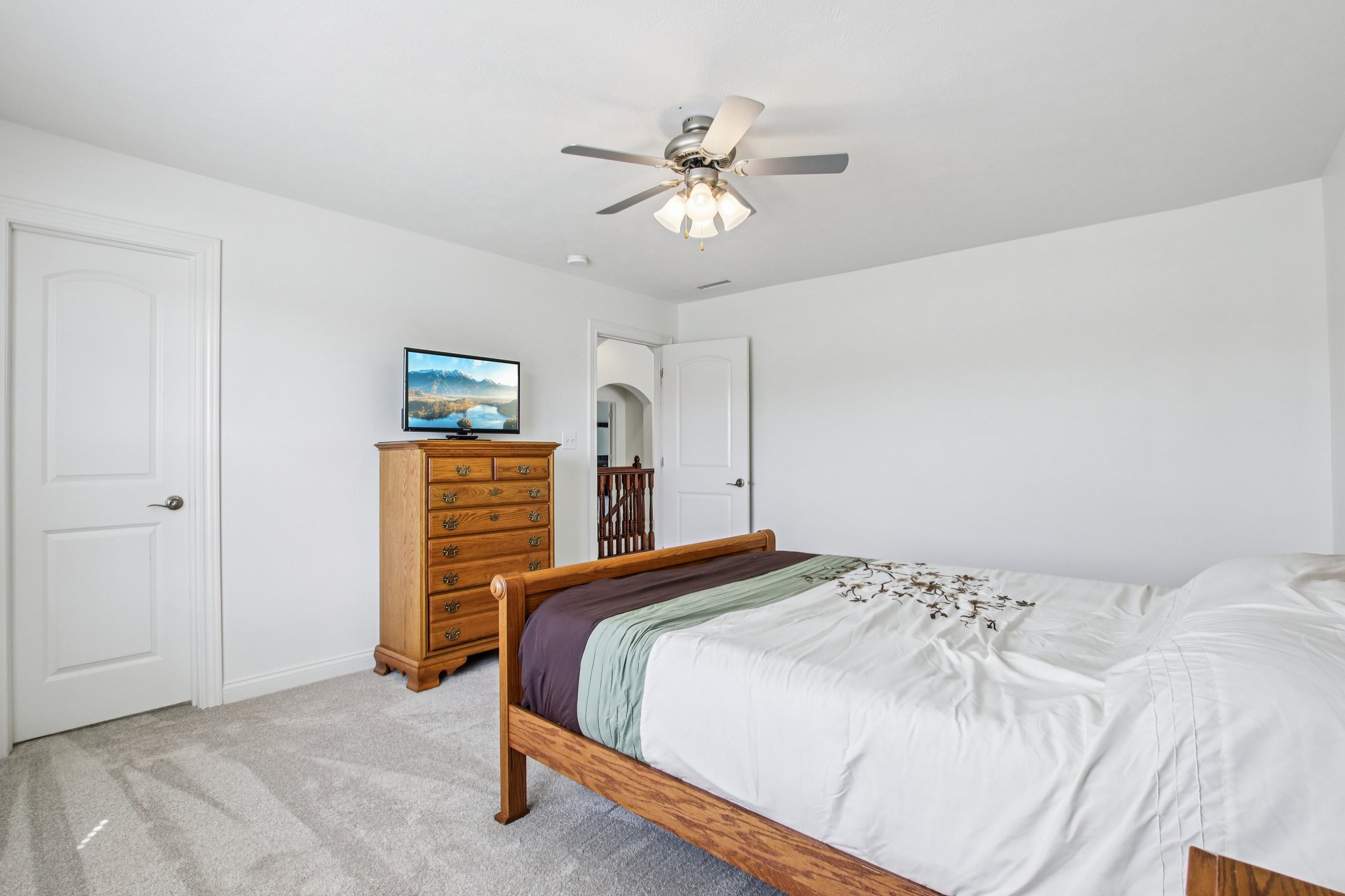 Woodslake Dr-S0704-026.jpg