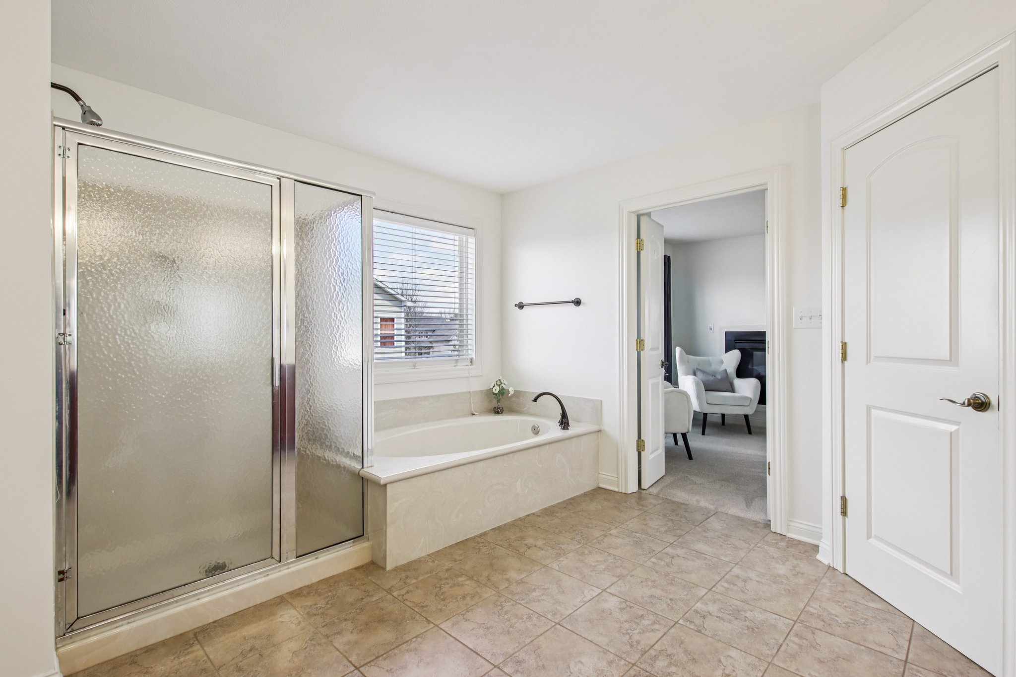 Woodslake Dr-S0704-039.jpg