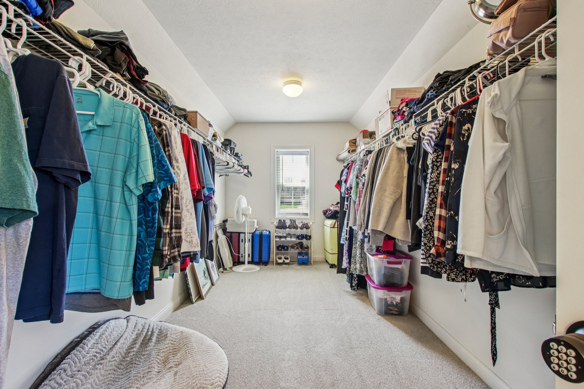 Woodslake Dr-S0704-040.jpg