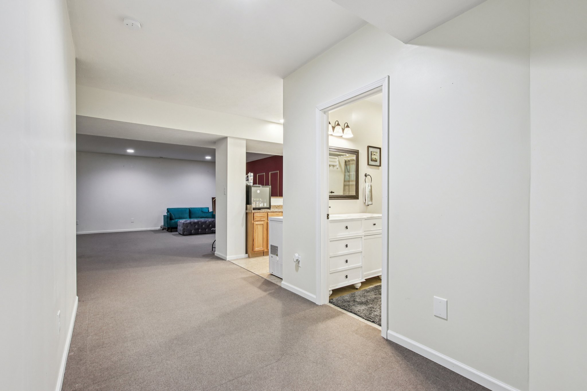 Woodslake Dr-S0704-042.jpg