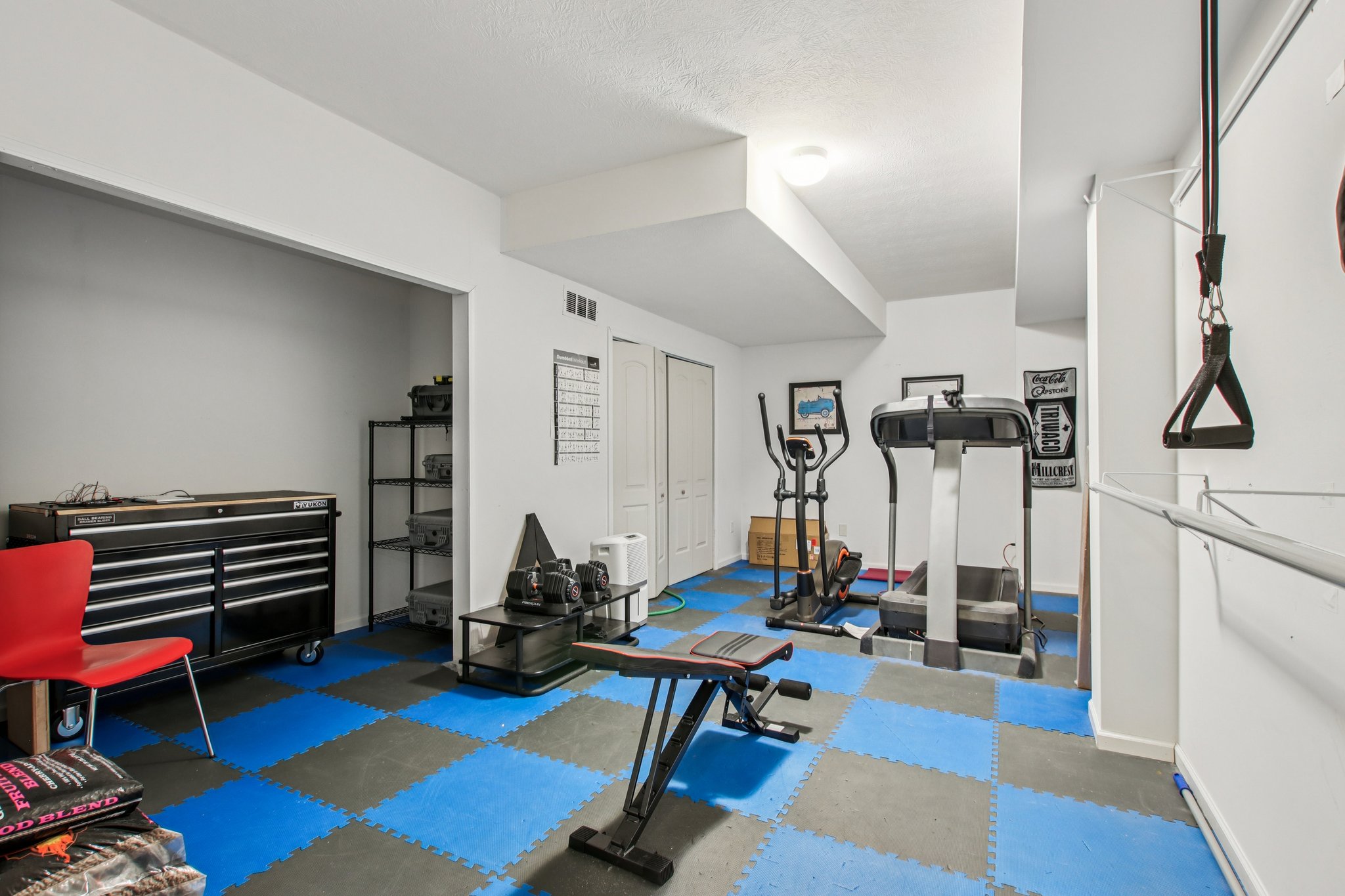 Woodslake Dr-S0704-046.jpg