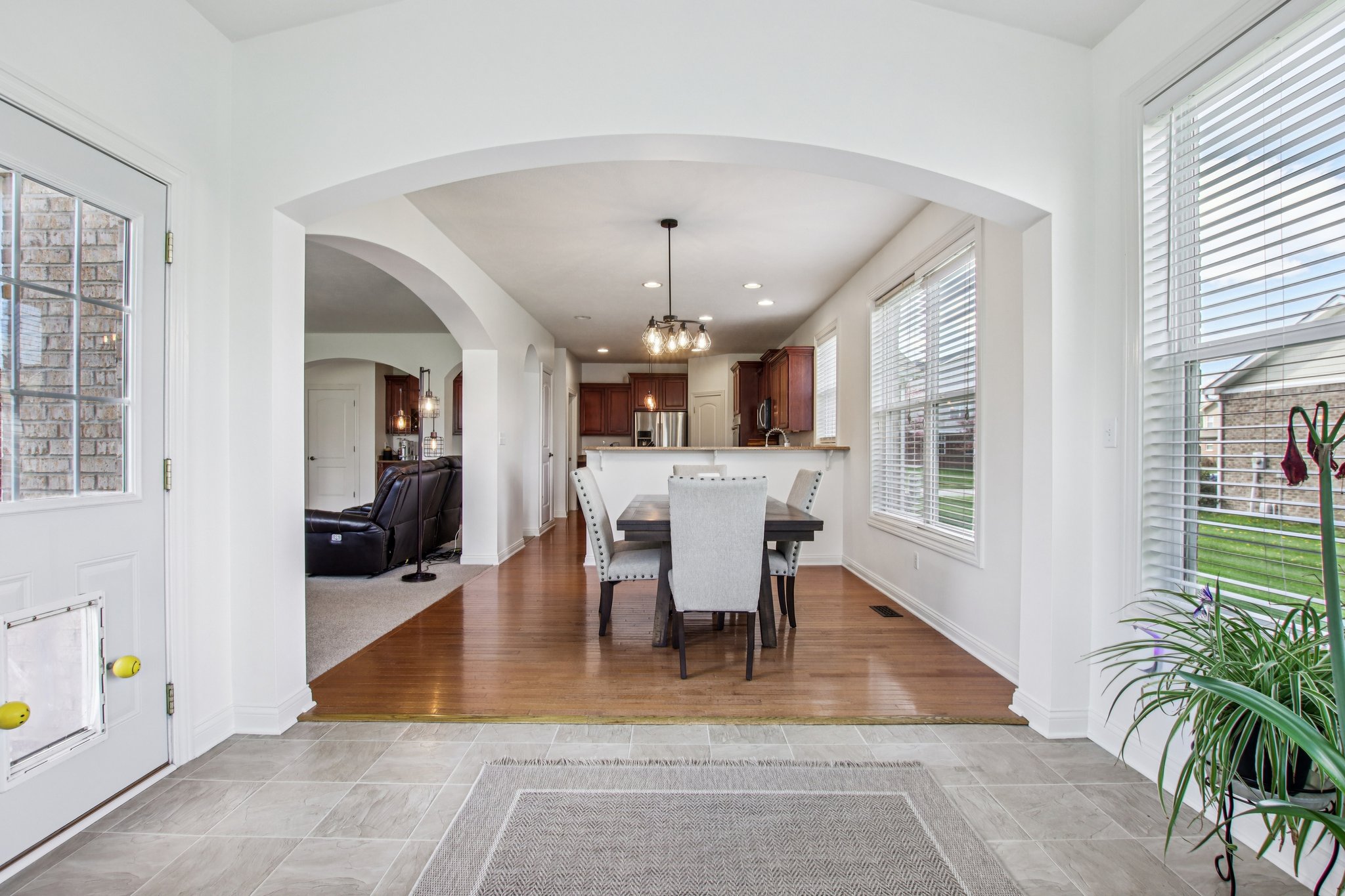 Woodslake Dr-S0704-054.jpg