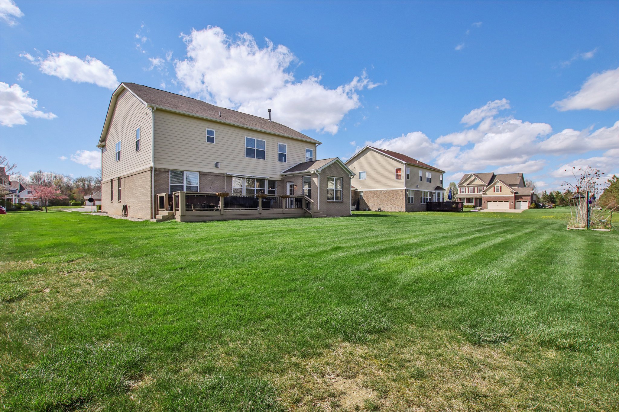 Woodslake Dr-S0704-061.jpg