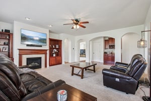 Woodslake Dr-S0704-013.jpg