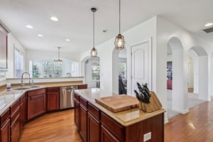 Woodslake Dr-S0704-020.jpg