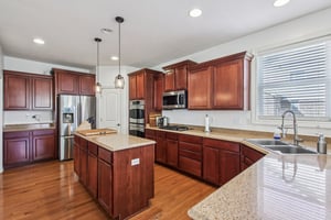 Woodslake Dr-S0704-022.jpg