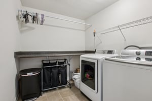 Woodslake Dr-S0704-023.jpg