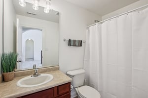 Woodslake Dr-S0704-024.jpg