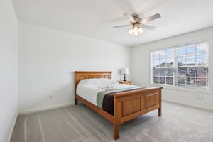 Woodslake Dr-S0704-025.jpg