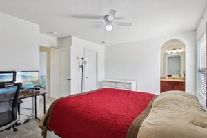 Woodslake Dr-S0704-028.jpg