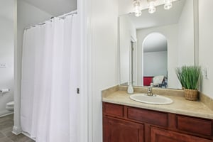 Woodslake Dr-S0704-029.jpg