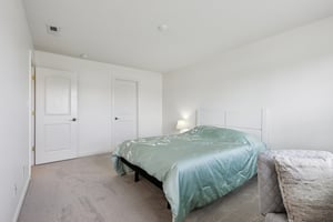 Woodslake Dr-S0704-032.jpg