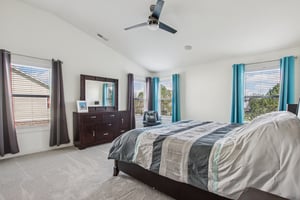 Woodslake Dr-S0704-037.jpg