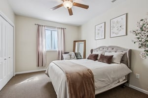 Woodslake Dr-S0704-041.jpg