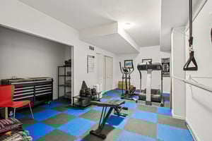 Woodslake Dr-S0704-046.jpg