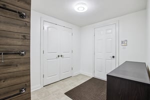 Woodslake Dr-S0704-052.jpg