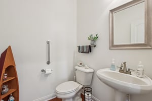 Woodslake Dr-S0704-055.jpg