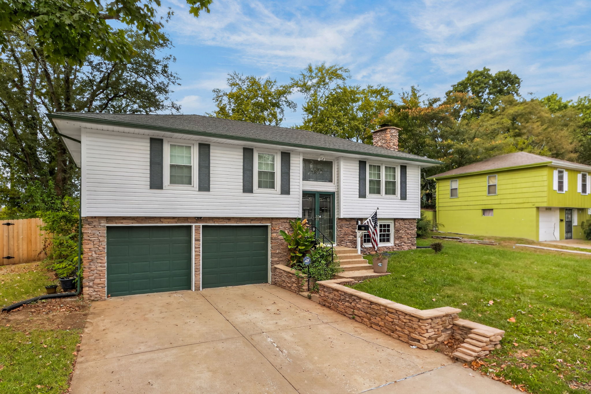 9418 Fairwood Dr-003