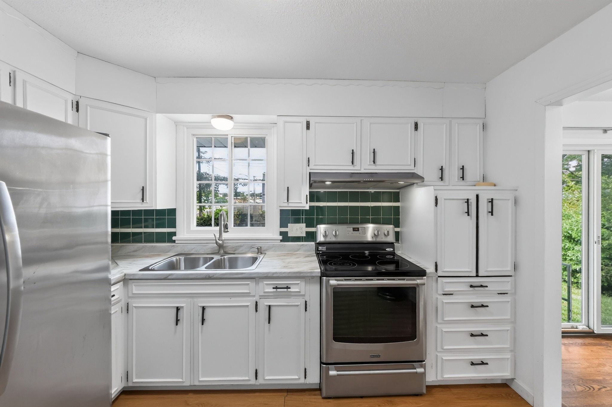 9418 Fairwood Dr-013