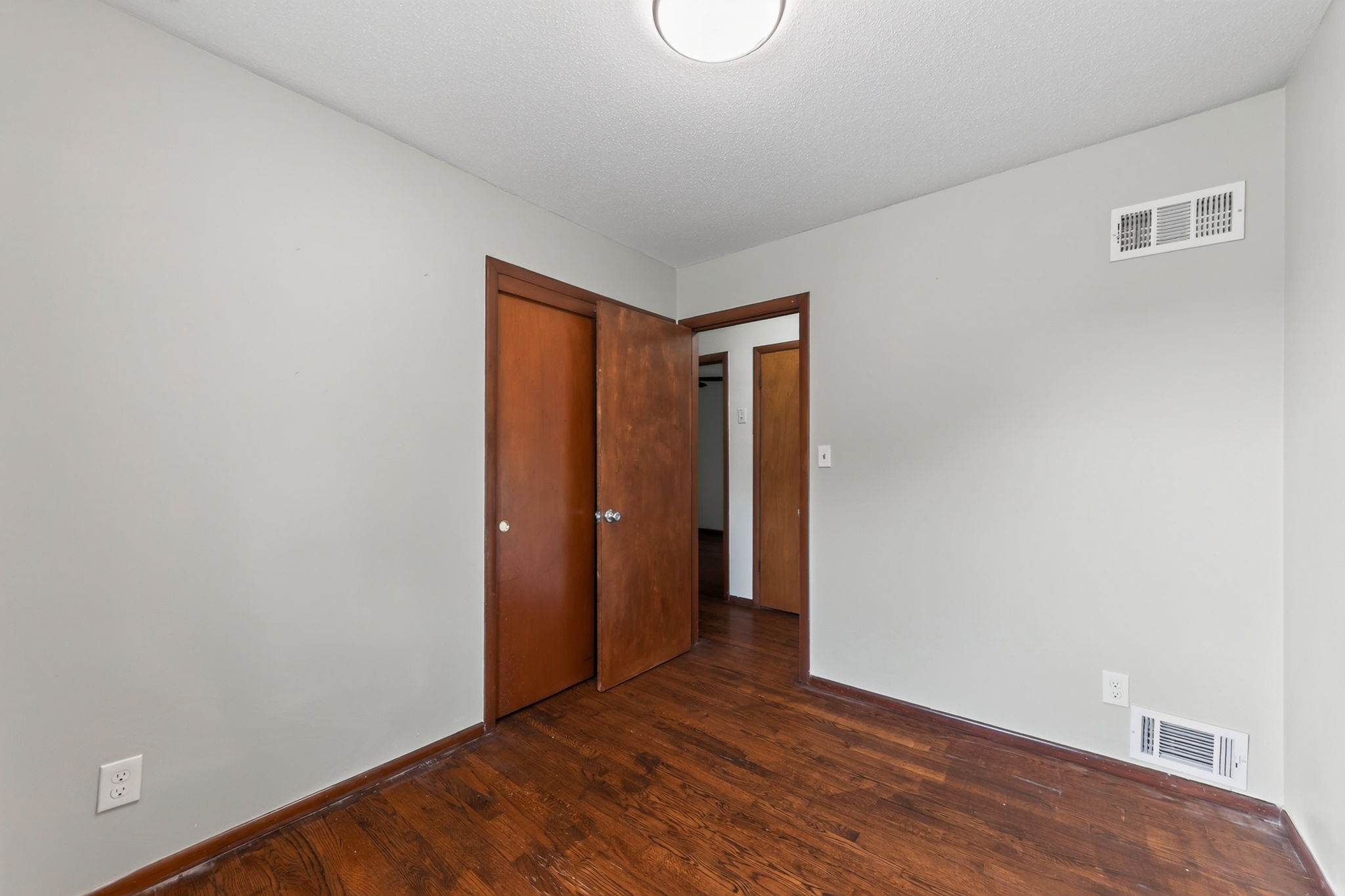 9418 Fairwood Dr-021