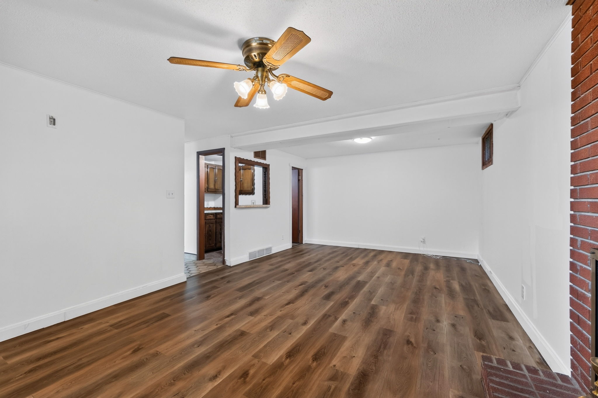 9418 Fairwood Dr-026